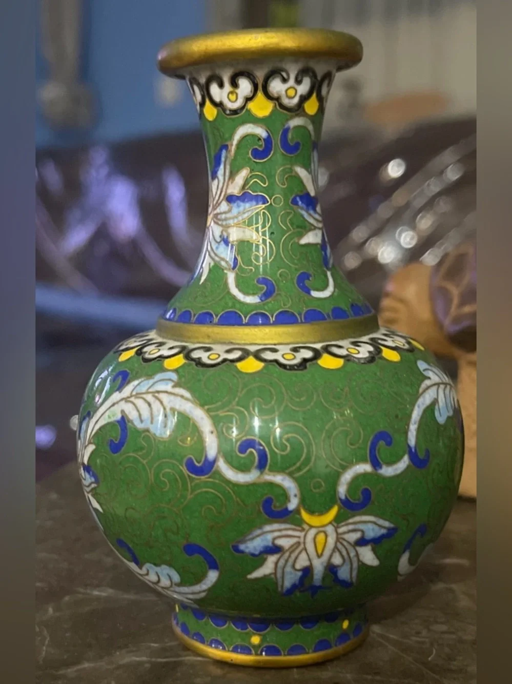 Green Cloisonné Accent Vase - Elegant Floral Design